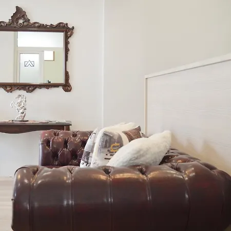 Antigona Apartment *