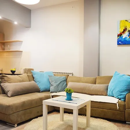 Antigona Apartament *